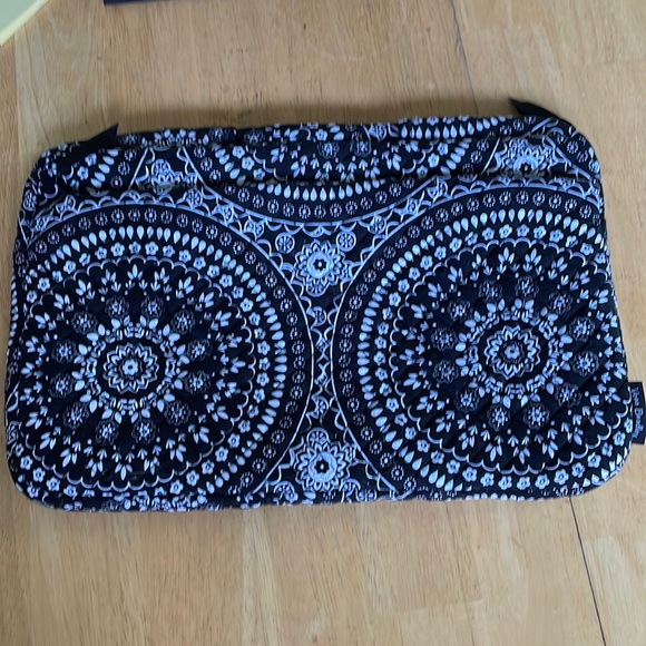 Vera Bradley Handbags - Vera Bradley Laptop Organizer